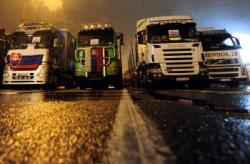 Slovak lorry drivers protest against problems in new electronic road tolling system 