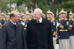 Ivan Gasparovic and his Romanian counterpart Traian Basescu